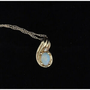 10k Yellow Gold Natural Opal and Diamond Necklace 18&quot; Chain